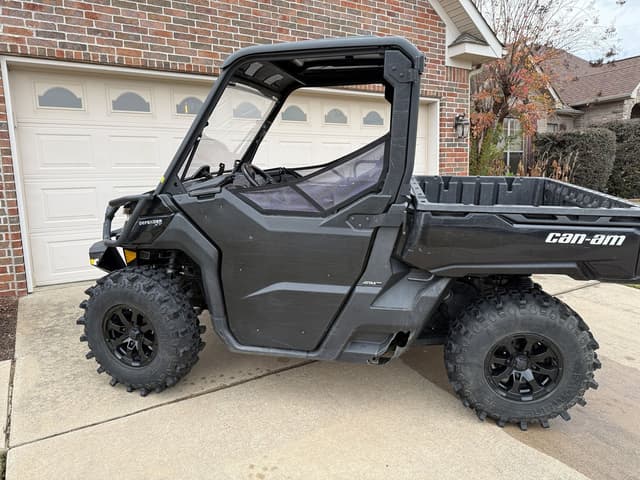 Image of Can-Am Defender XT HD9 equipment image 4