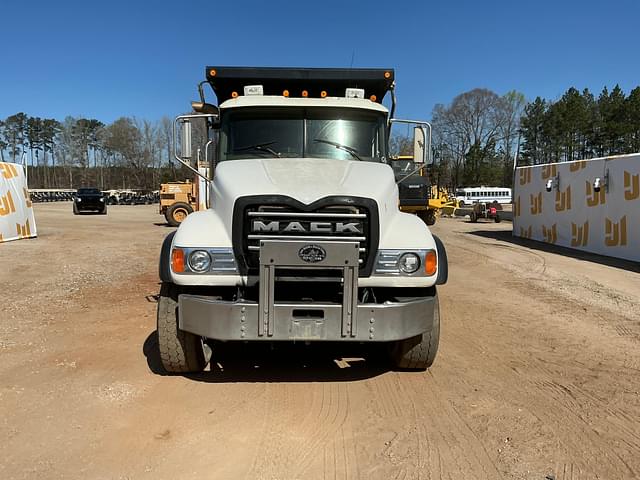 Image of Mack Granite CV713 equipment image 1