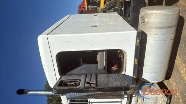 Image of Peterbilt 378 equipment image 2