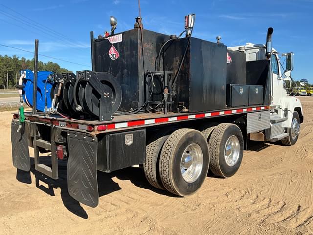 Image of Western Star 4700SF equipment image 4