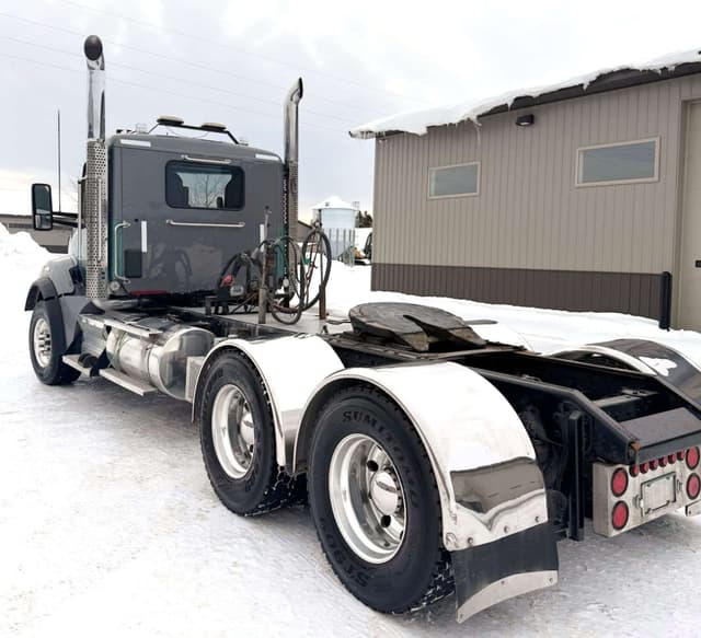 Image of Kenworth T880 equipment image 2