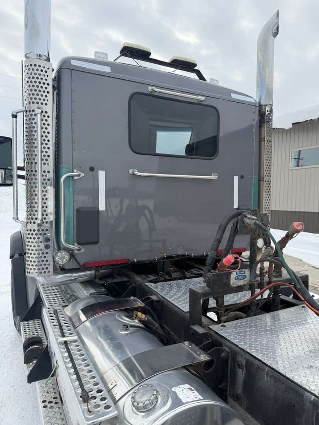 Image of Kenworth T880 equipment image 3