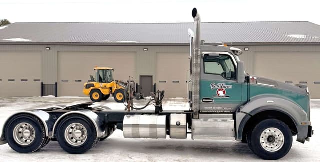 Image of Kenworth T880 equipment image 1