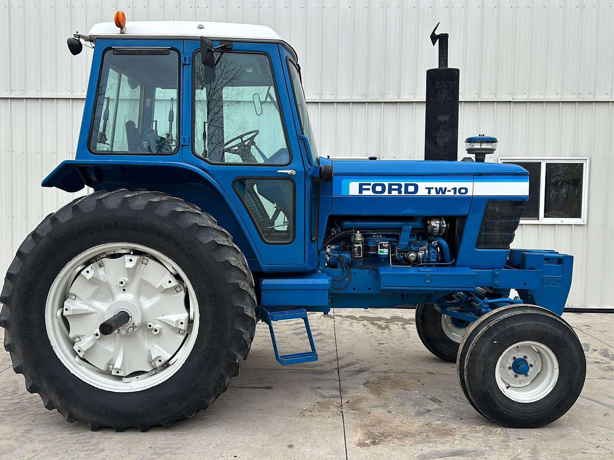 Main image Ford TW-10