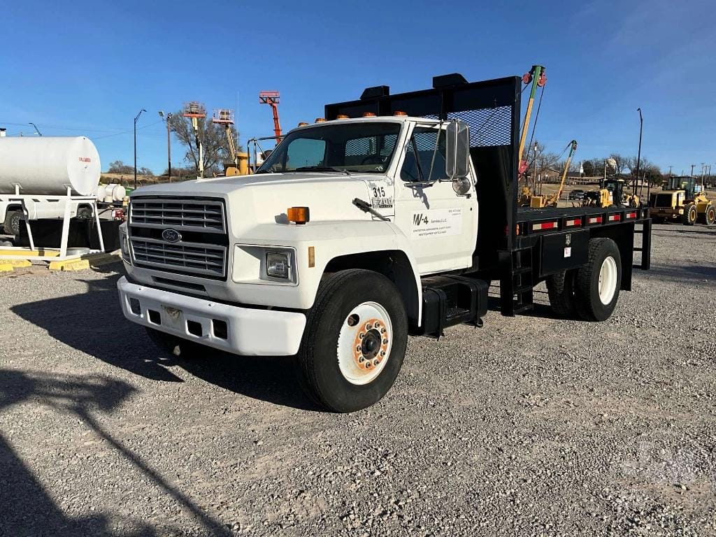 1994 Ford F-700 Equipment Image0