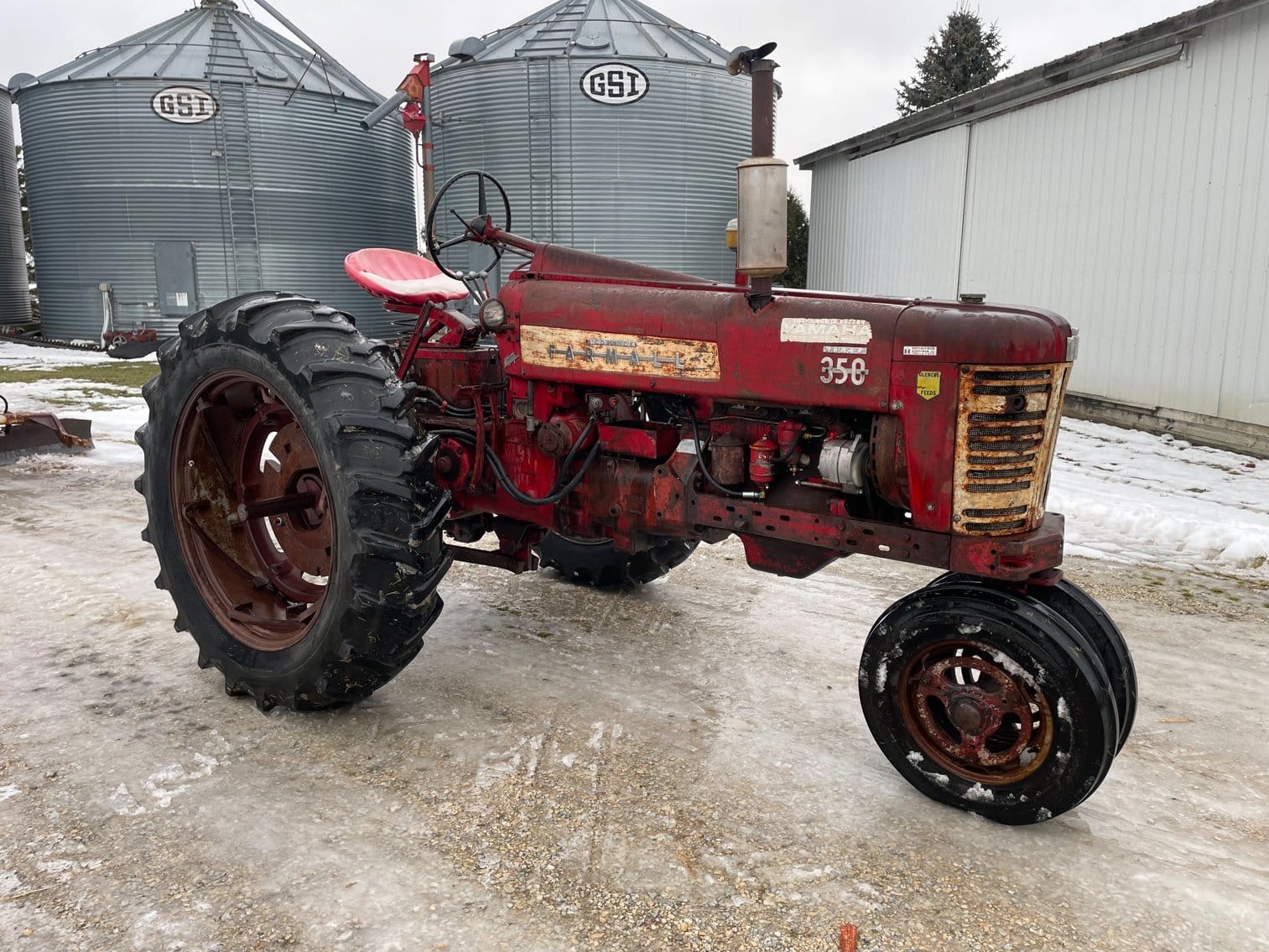 1957 Farmall 350 Equipment Image0