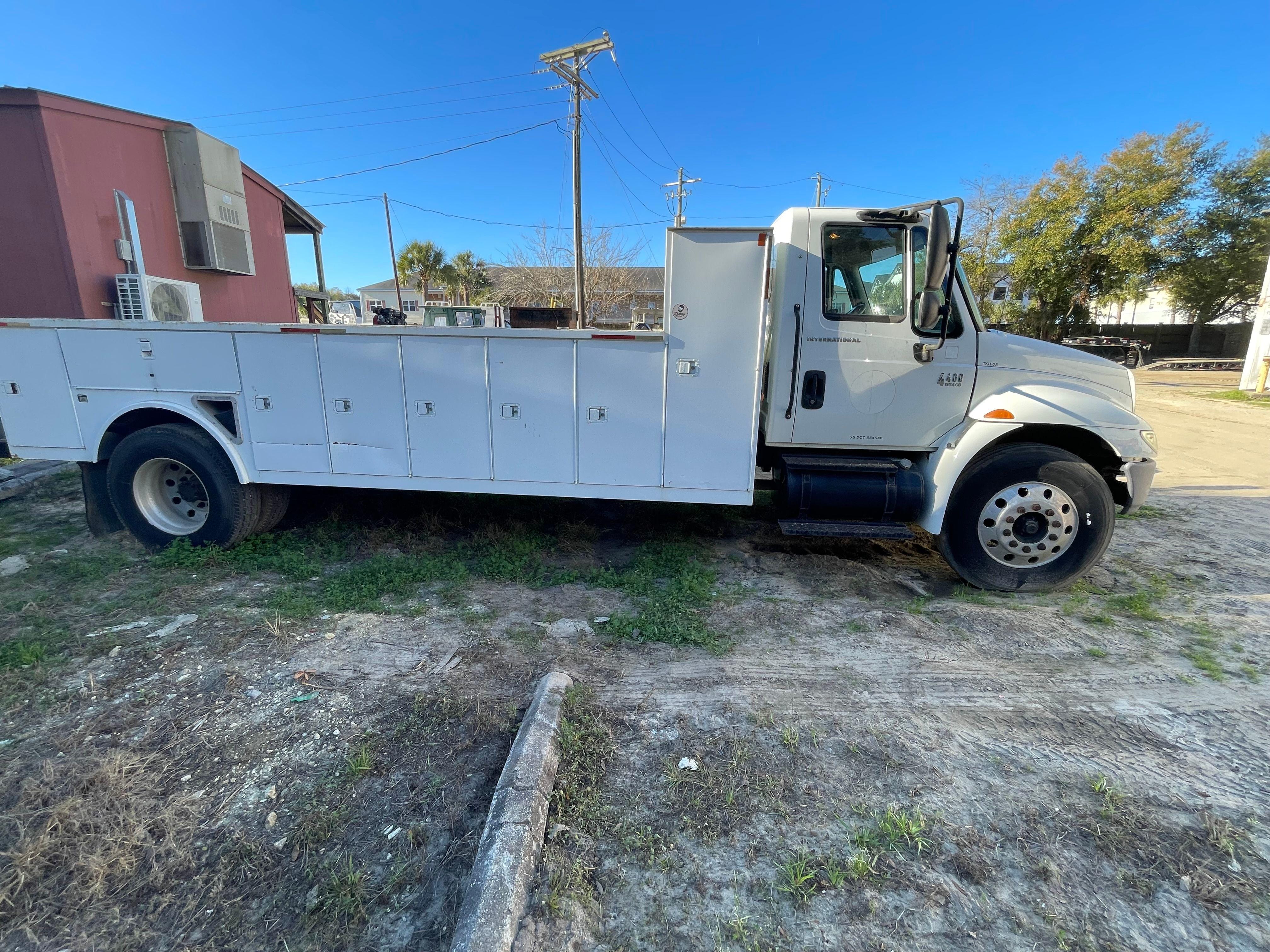 Main image International 4400