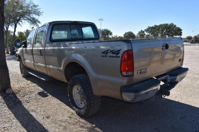 Image of Ford F-350 equipment image 3