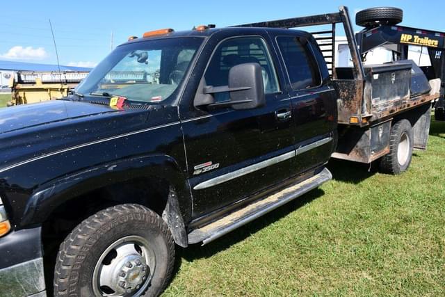 Image of Chevrolet 3500 equipment image 1