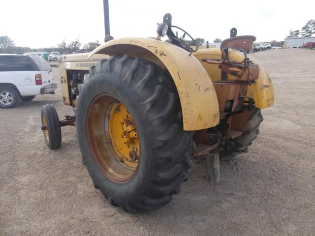 Image of Minneapolis-Moline G705 equipment image 4