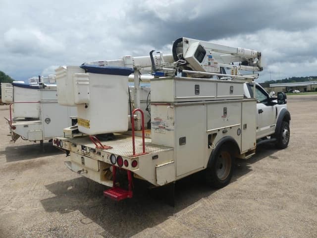 Image of Ford F-550 equipment image 2