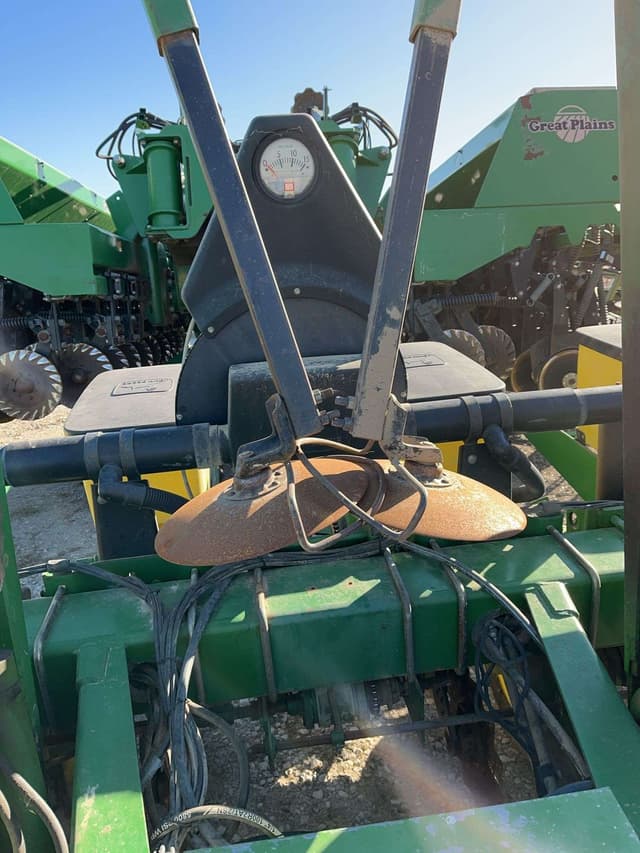 Image of John Deere 7200 equipment image 4