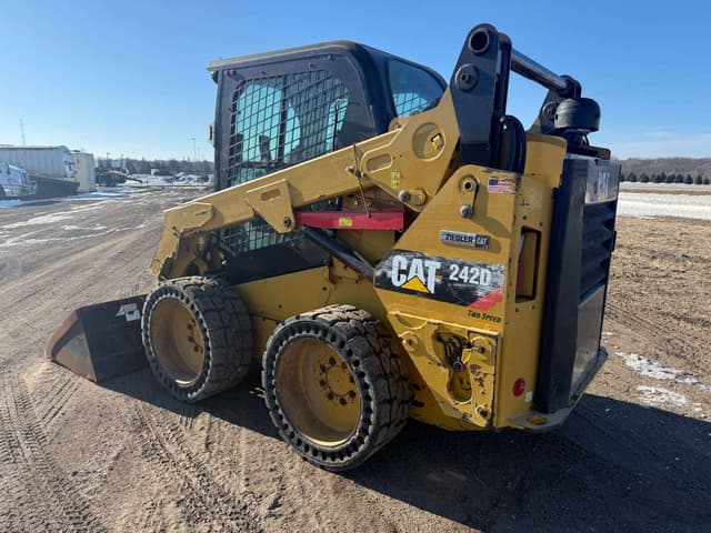 Image of Caterpillar 242D equipment image 2