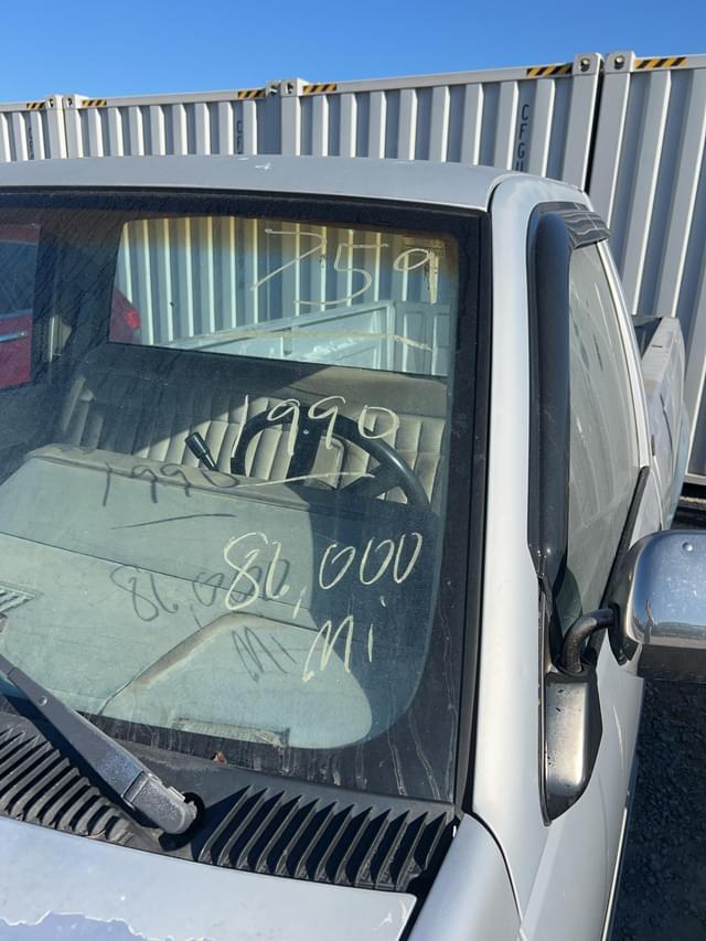 Image of Chevrolet 2500 equipment image 3