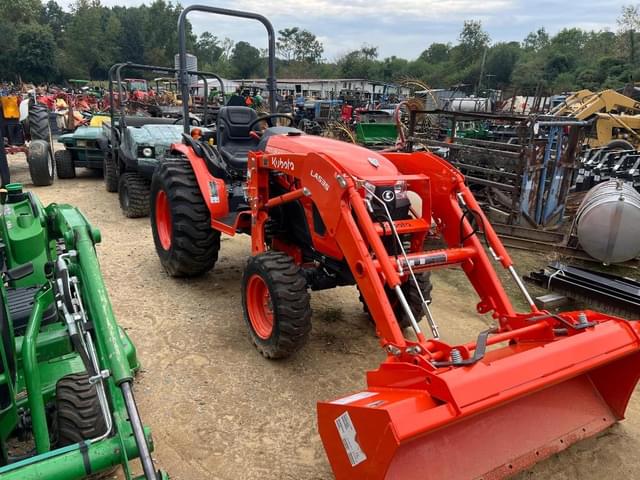 Image of Kubota LX2610SUHSD equipment image 2