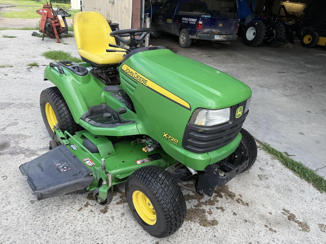 Image of John Deere X720 Primary image