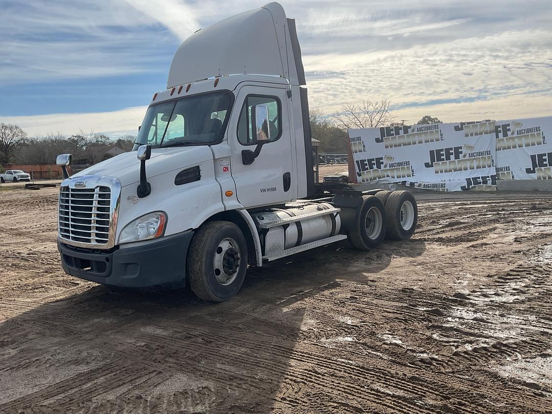 Image of Freightliner Cascadia Primary image