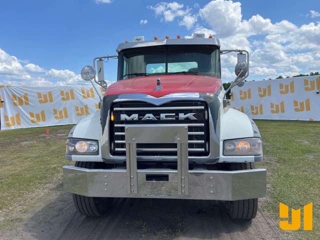 Image of Mack GU713 equipment image 1