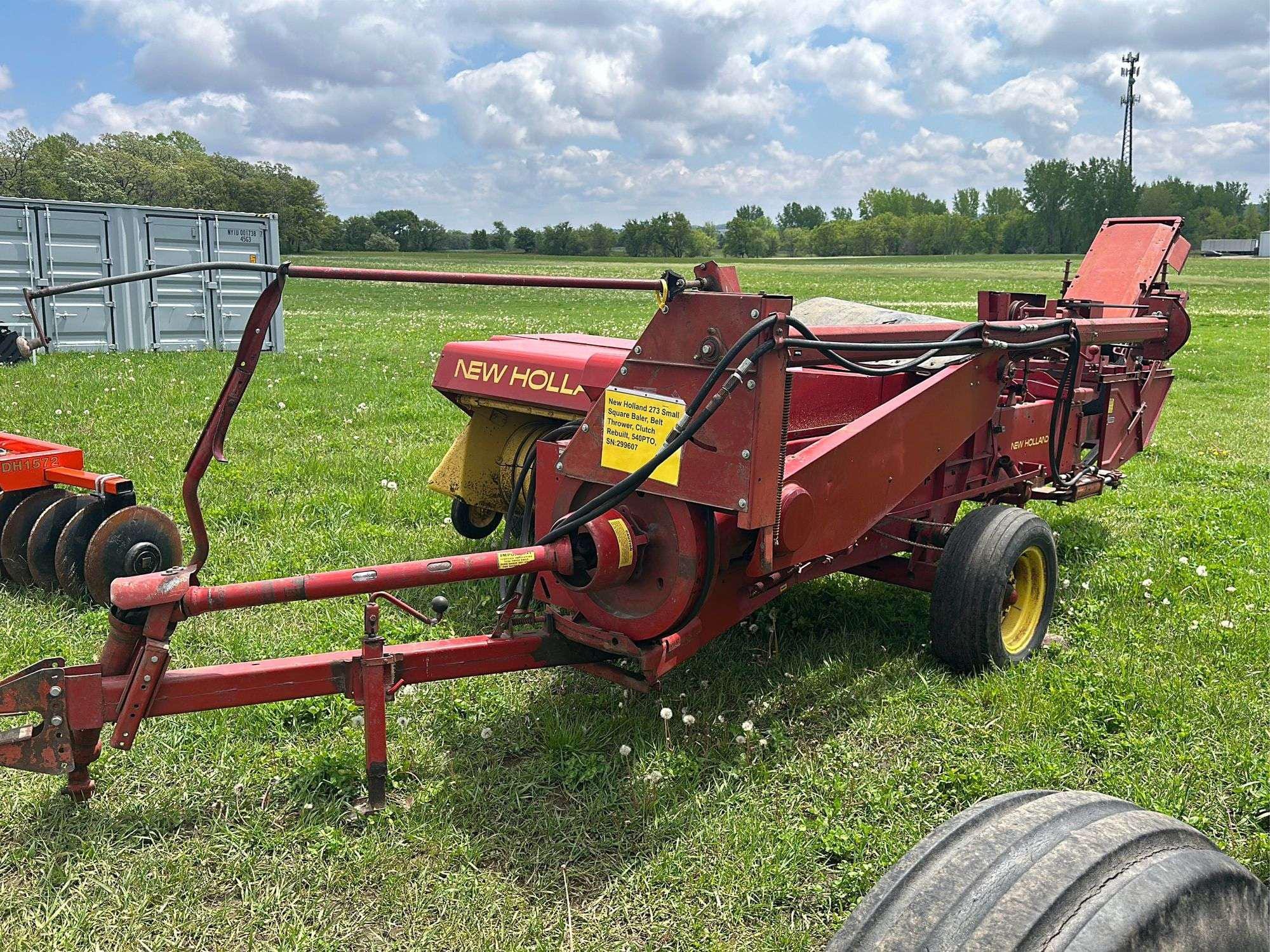 Main image New Holland 273