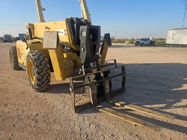 Image of Caterpillar TL1055C equipment image 2