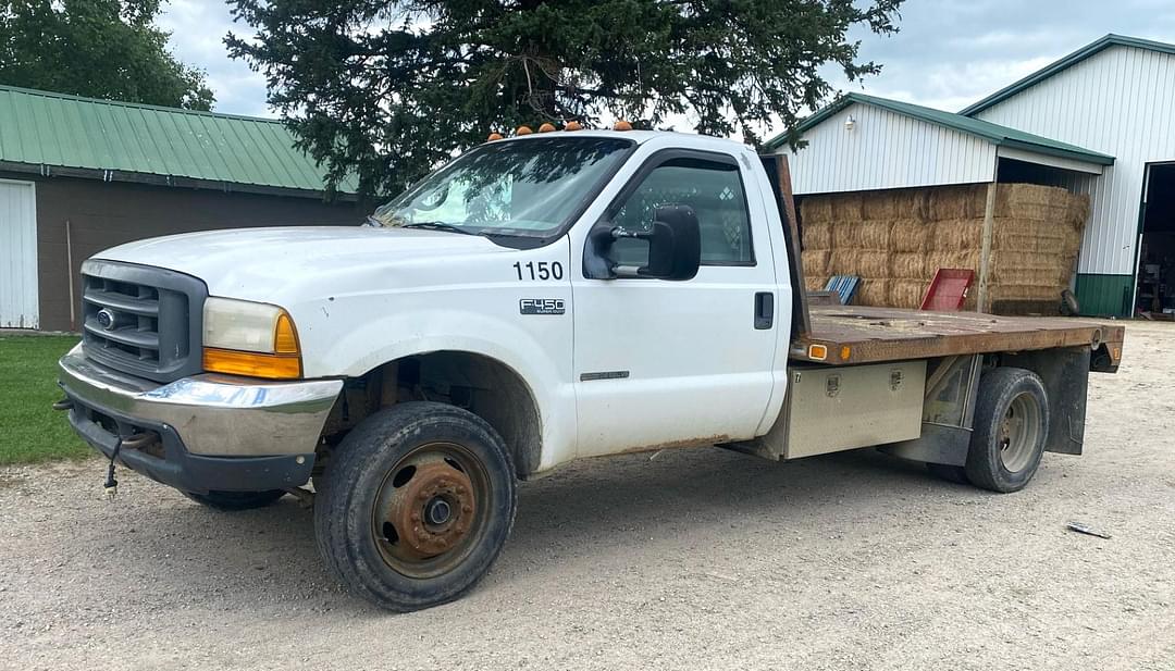 Image of Ford F-450 Primary image