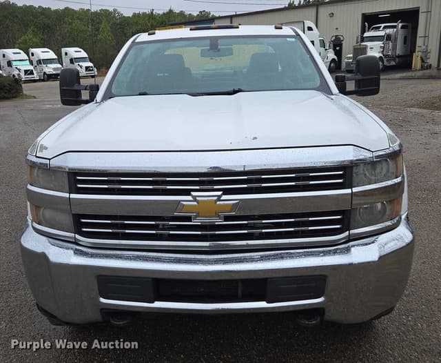 Image of Chevrolet 2500HD equipment image 1