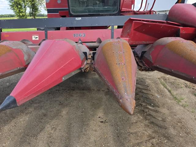 Image of Case IH 1063 equipment image 4