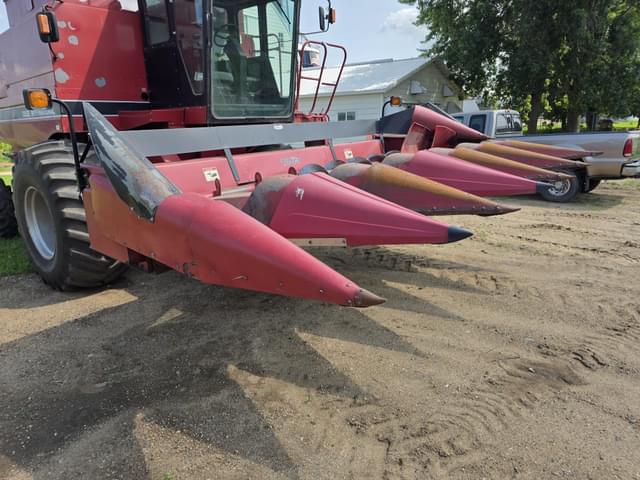 Image of Case IH 1063 equipment image 1