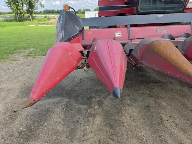 Image of Case IH 1063 equipment image 2