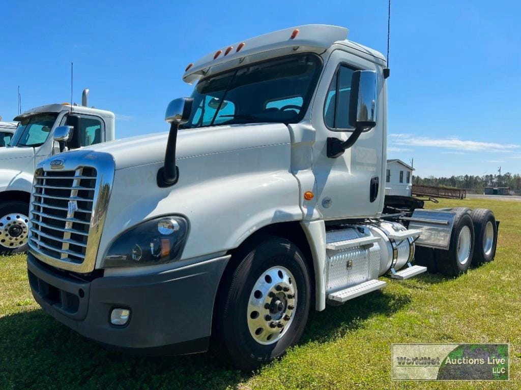 Main image Freightliner Cascadia 125