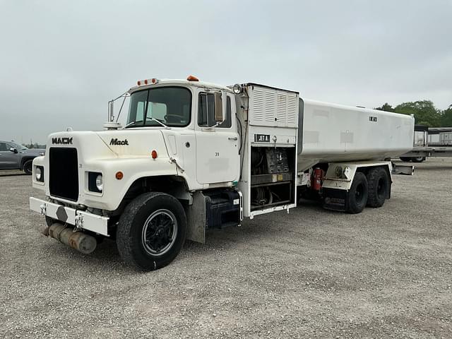 Image of Mack DM492S equipment image 2