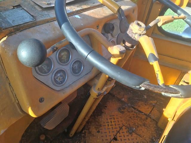 Image of Caterpillar 944A equipment image 4