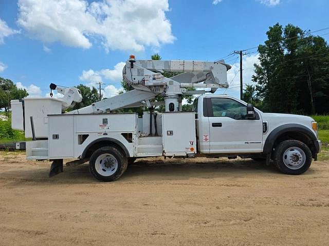 Image of Ford F-550 equipment image 2