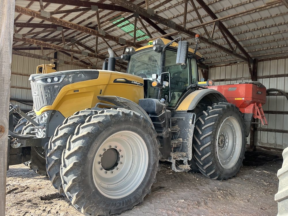 2020 Challenger 1038 Equipment Image0