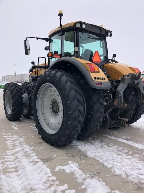 Image of Challenger 1042 equipment image 4