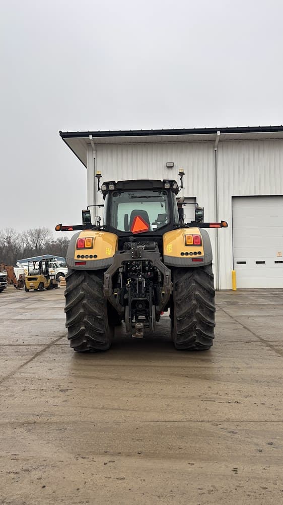Image of Challenger 1046 equipment image 2