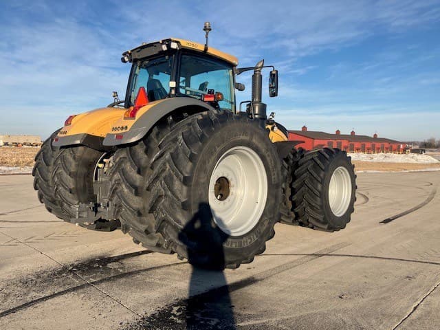 Image of Challenger 1050 equipment image 4