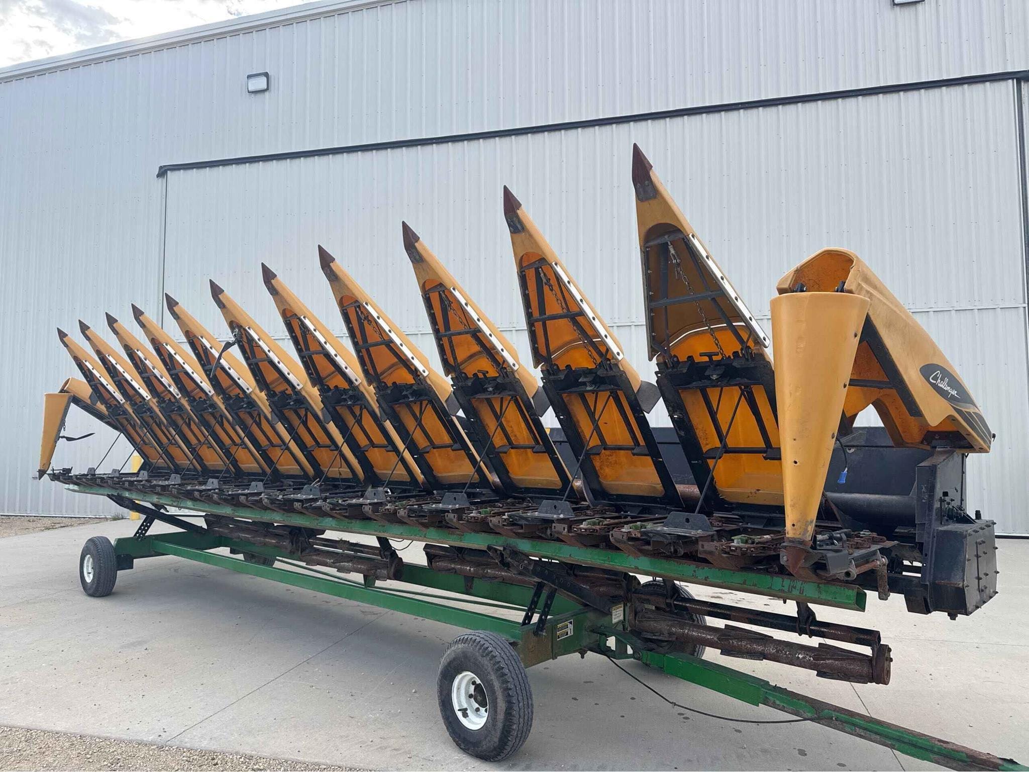 Challenger 3312 Equipment Image0