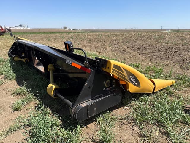 Image of Challenger 830 equipment image 3