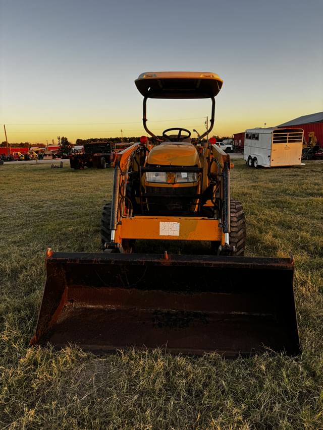 Image of Challenger MT275B equipment image 1