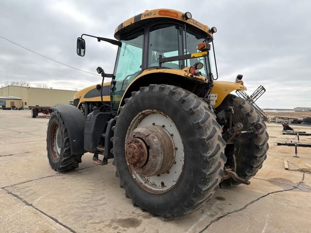 Image of Challenger MT665 equipment image 3