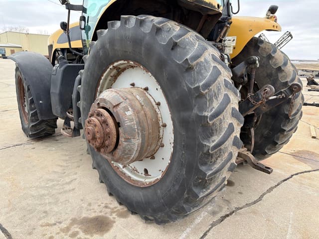 Image of Challenger MT665 equipment image 4