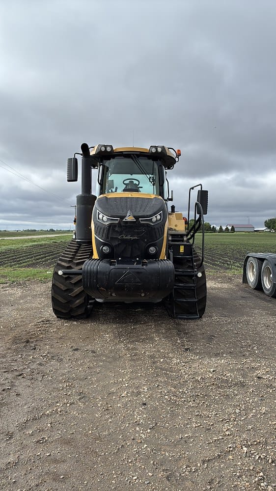 2018 Challenger MT738 Equipment Image0