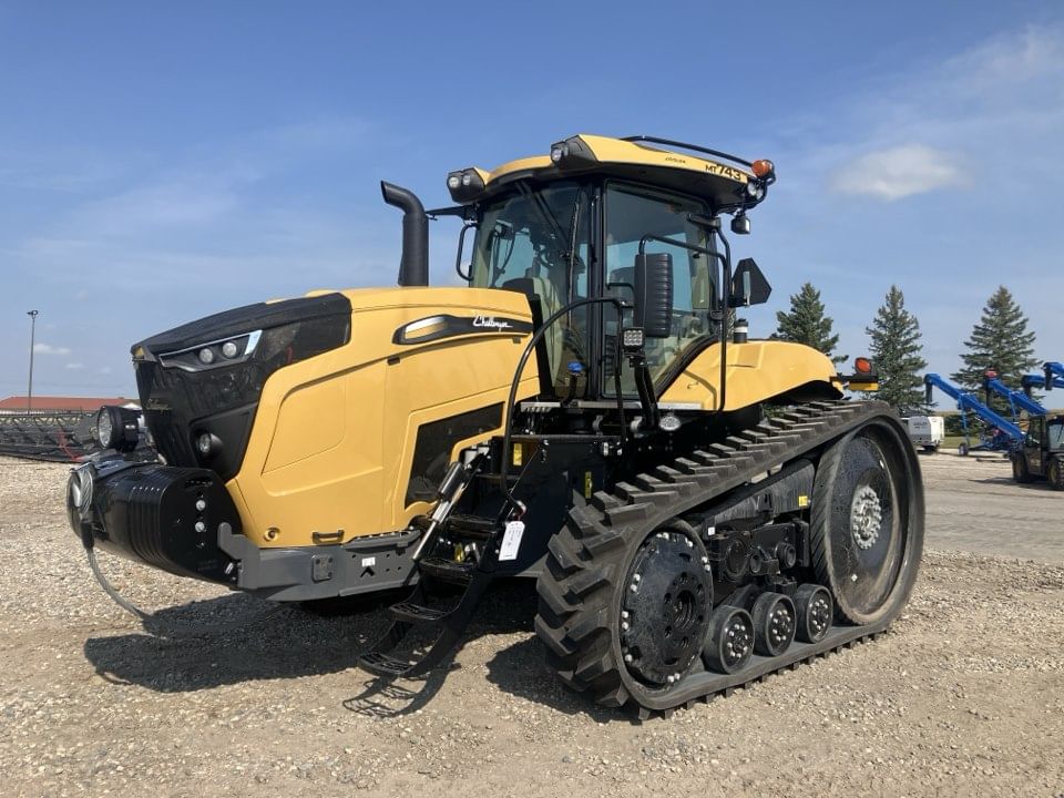 2020 Challenger MT743 Equipment Image0