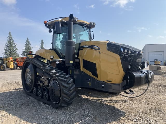 Image of Challenger MT743 equipment image 4