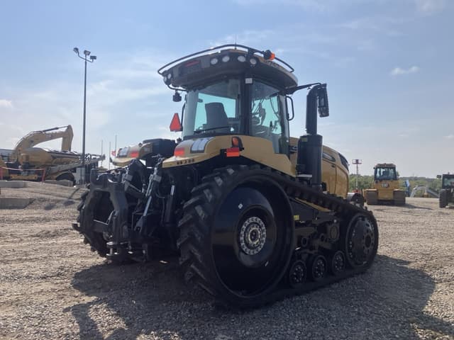 Image of Challenger MT743 equipment image 2