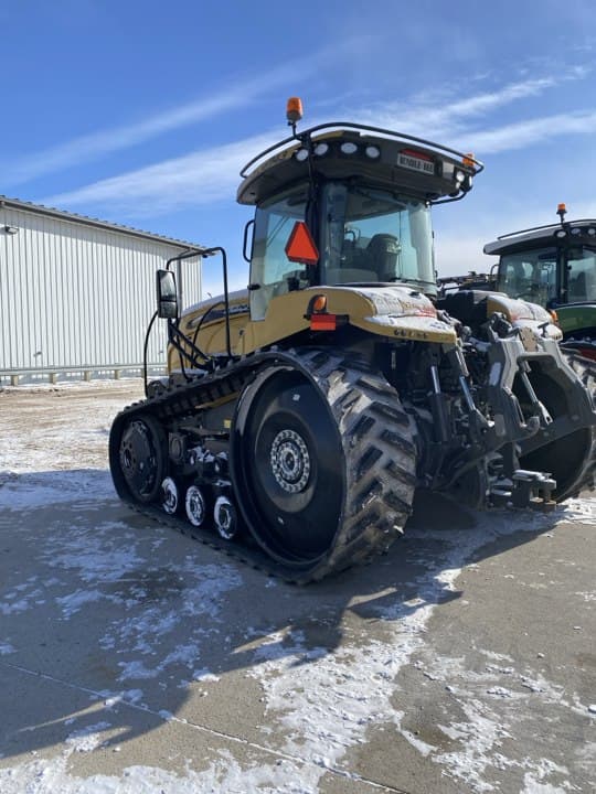 Image of Challenger MT743 equipment image 3