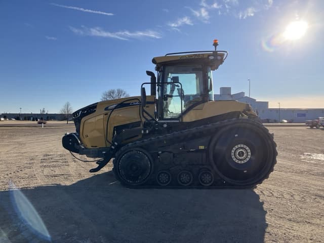 Image of Challenger MT743 equipment image 2