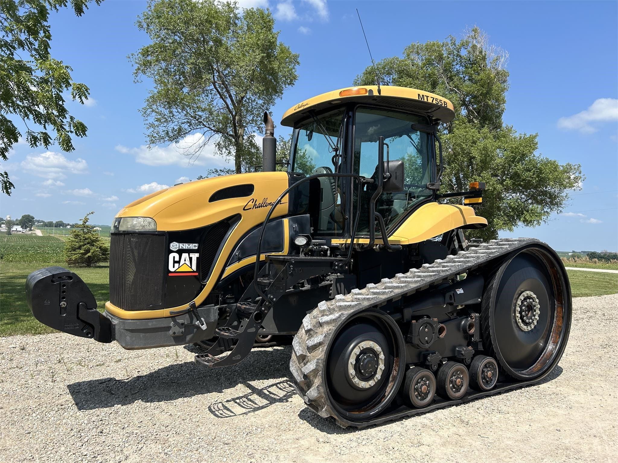 Challenger MT755B Equipment Image0