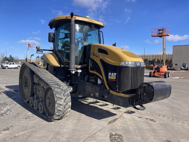 Image of Challenger MT765B equipment image 3